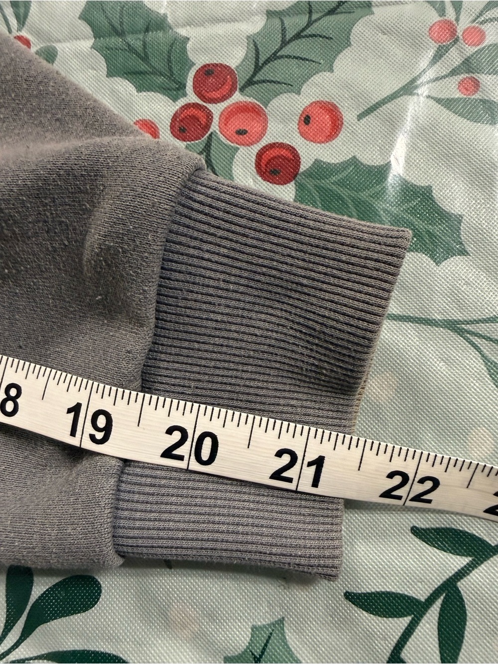 Alo - well loved sweatshirt - Picture 9 of 11